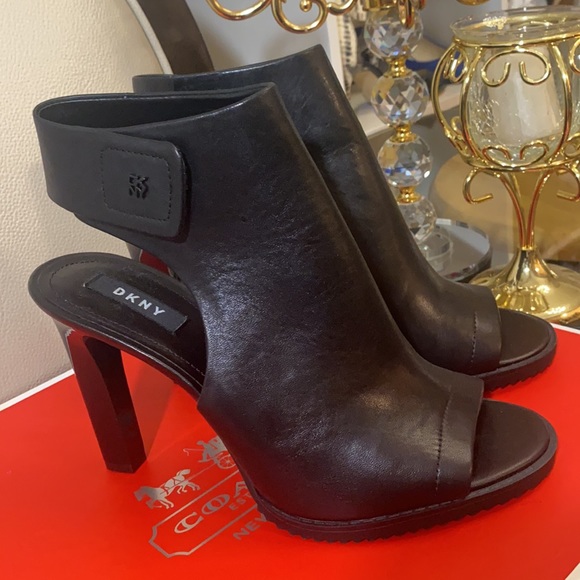 DKNY high Heel Shoe brand new black beautiful. - Picture 3 of 7